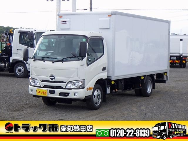 Hino DUTRO 2025 — фото автомобиля 1
