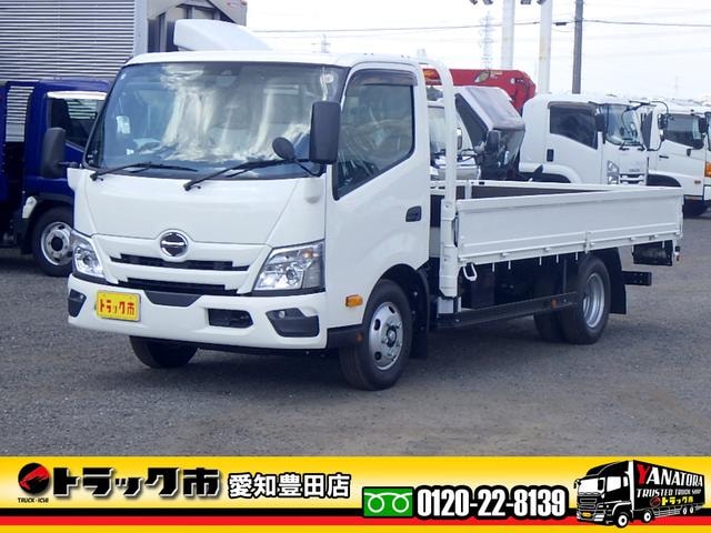 Hino DUTRO 2026 — фото автомобиля