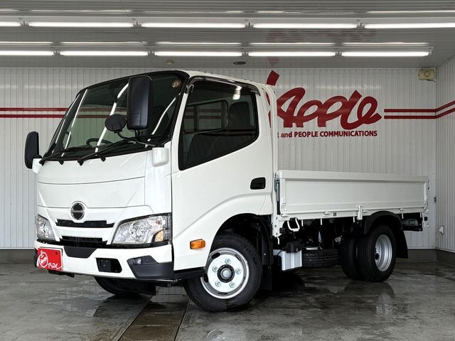 Hino DUTRO 2026 — фото автомобиля 1