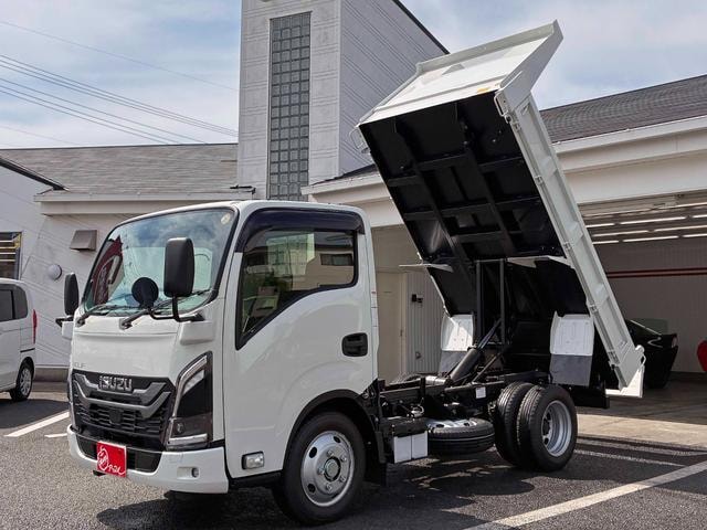Isuzu ELF TRUCK 2026 — фото автомобиля