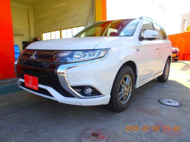 Mitsubishi OUTLANDER PHEV 2017 — фото автомобиля