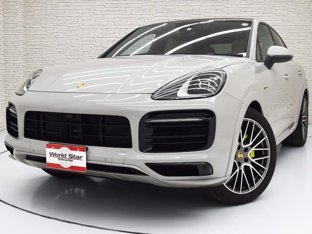 Porsche CAYENNE COUPE 2023 — фото автомобиля