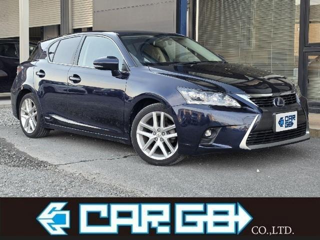Lexus CT 2017 — фото автомобиля 1
