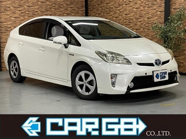 Toyota PRIUS 2013 — фото автомобиля 1