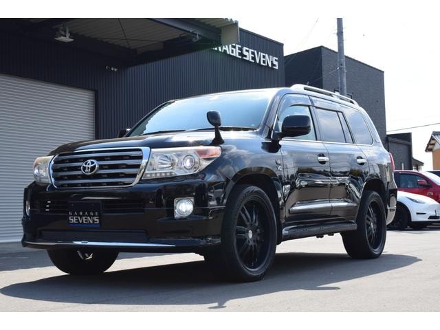 Toyota LAND CRUISER 2010 — фото автомобиля 1