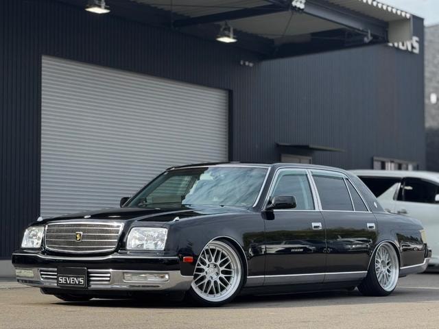 Toyota CENTURY 2010 — фото автомобиля