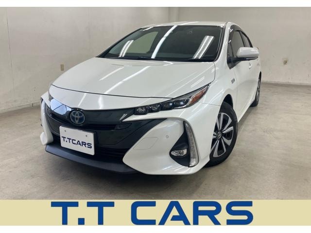 Toyota PRIUS PHV 2020 — фото автомобиля
