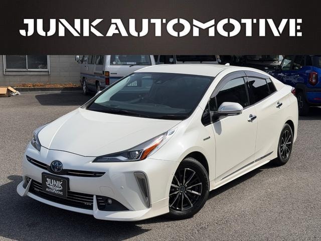Toyota PRIUS 2019 — фото автомобиля 1