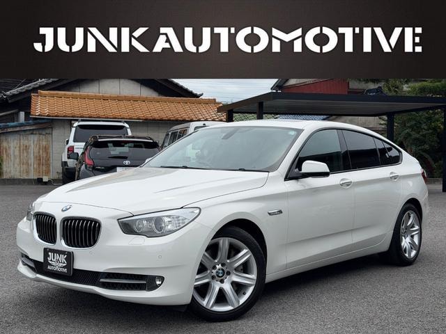 Bmw 5 SERIES 2011 — фото автомобиля 1