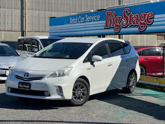 Toyota PRIUS ALPHA 2013 — фото автомобиля