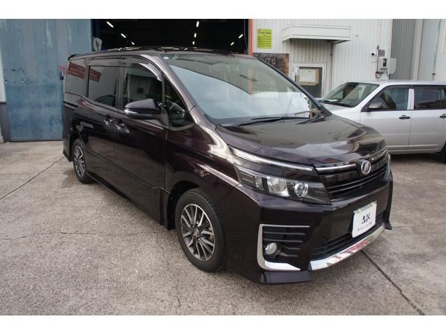 Toyota VOXY 2014 — фото автомобиля 1