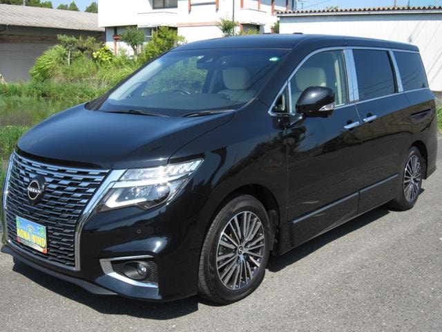 Nissan ELGRAND 2023 — фото автомобиля 1