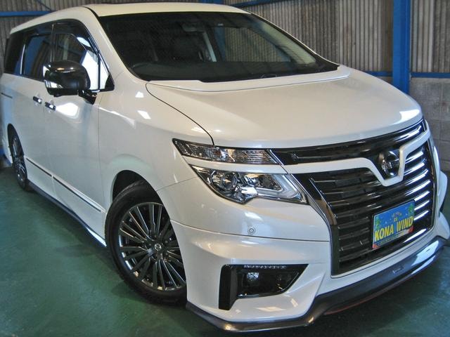 Nissan ELGRAND 2018 — фото автомобиля