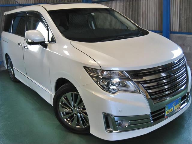 Nissan ELGRAND 2014 — фото автомобиля