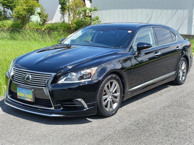 Lexus LS 2016 — фото автомобиля 1