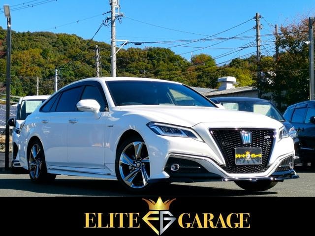 Toyota CROWN HYBRID 2019 — фото автомобиля 1