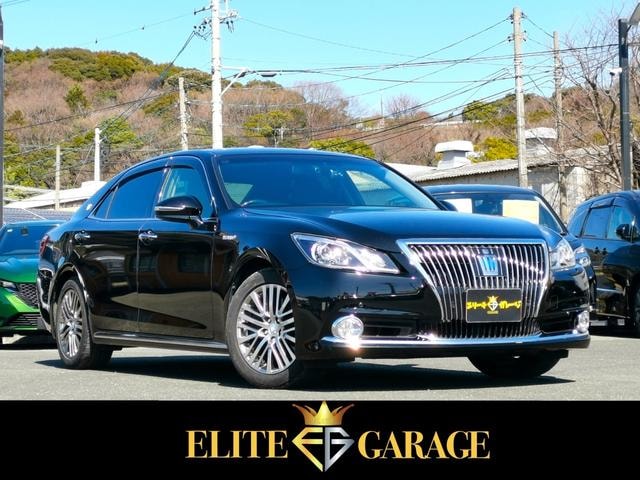 Toyota CROWN MAJESTA 2015 — фото автомобиля