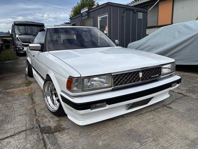 Toyota CHASER 1984 — фото автомобиля