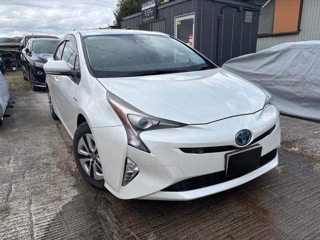 Toyota PRIUS 2015 — фото автомобиля 1