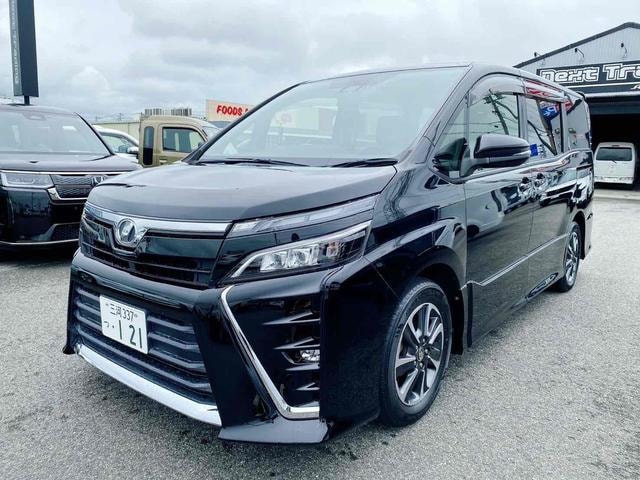 Toyota VOXY 2017 — фото автомобиля 1