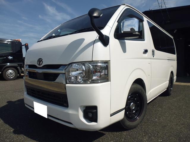 Toyota HIACE VAN 2018 — фото автомобиля 1
