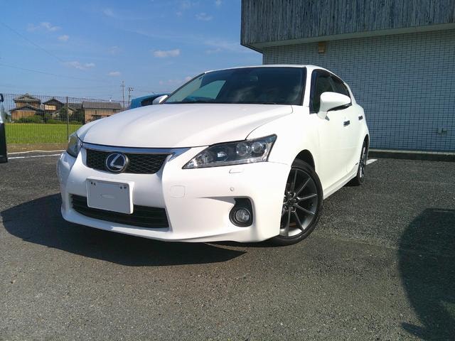 Lexus CT 2011 — фото автомобиля 1