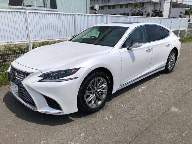 Lexus LS 2017 — фото автомобиля 1