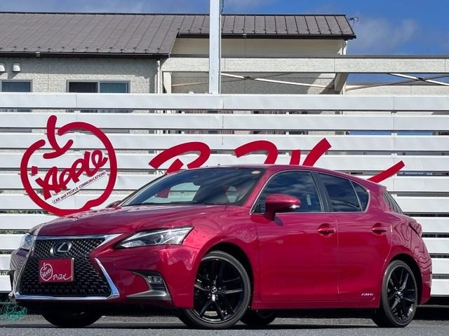 Lexus CT 2019 — фото автомобиля 1
