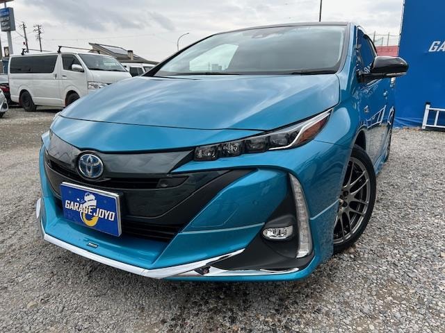 Toyota PRIUS PHV 2020 — фото автомобиля