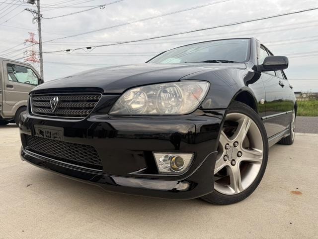 Toyota ALTEZZA 2003 — фото автомобиля 1