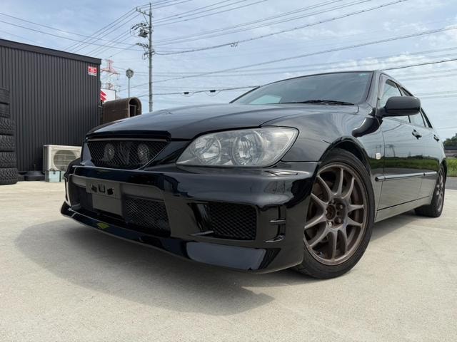 Toyota ALTEZZA 2003 — фото автомобиля 1