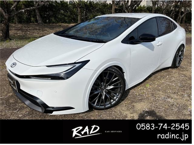 Toyota PRIUS 2023 — фото автомобиля 1