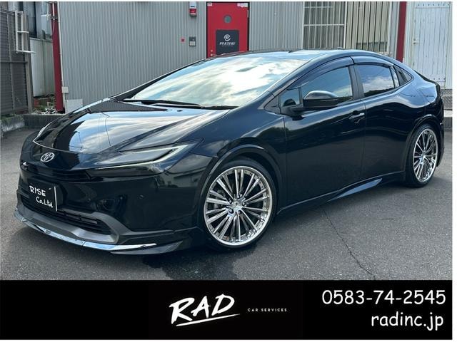 Toyota PRIUS 2023 — фото автомобиля 1