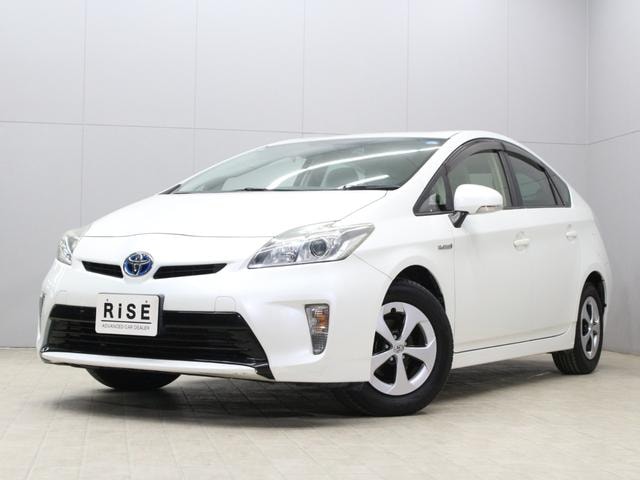 Toyota PRIUS 2013 — фото автомобиля