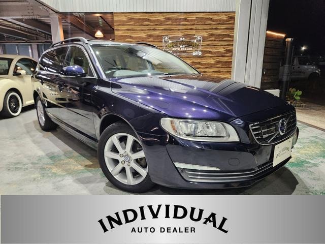 Volvo V70 2015 — фото автомобиля 1