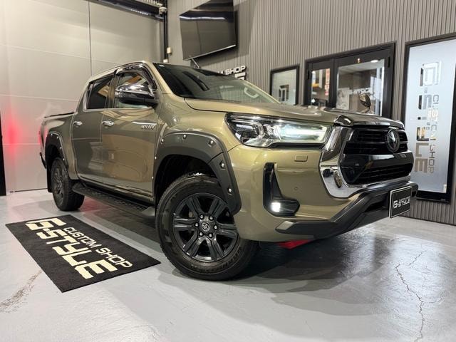 Toyota HILUX 2021 — фото автомобиля