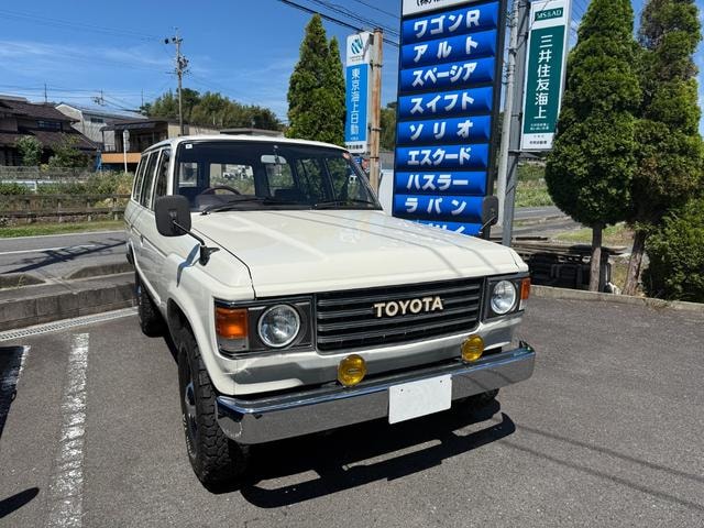 Toyota LAND CRUISER 60 1984 — фото автомобиля