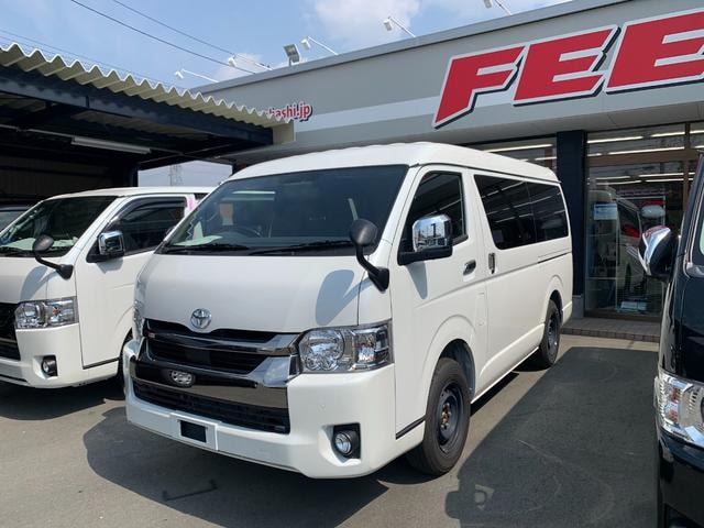 Toyota HIACE VAN 2023 — фото автомобиля