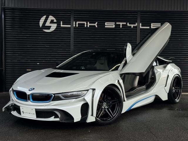 Bmw i8 2015 — фото автомобиля 1