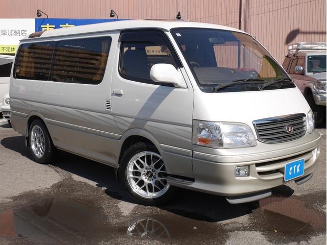 Toyota HIACE WAGON 2001 — фото автомобиля