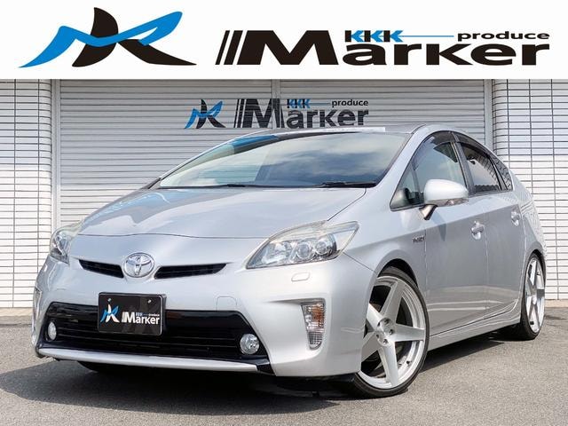 Toyota PRIUS 2012 — фото автомобиля 1