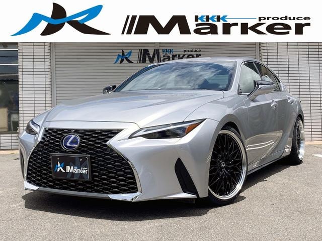 Lexus IS 2021 — фото автомобиля 1