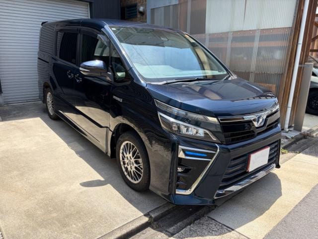 Toyota VOXY 2017 — фото автомобиля 1