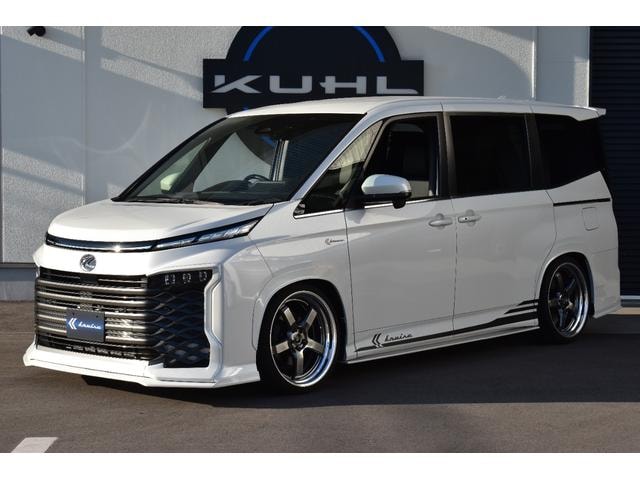 Toyota VOXY 2022 — фото автомобиля
