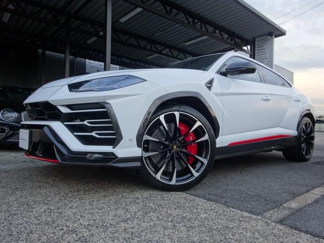 Lamborghini URUS 2020 — фото автомобиля