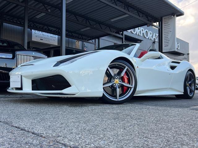 Ferrari 488 SPIDER 2017 — фото автомобиля