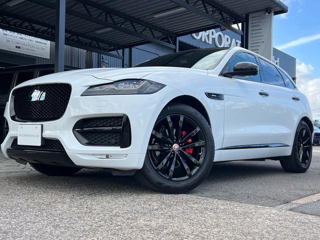 Jaguar F-PACE 2016 — фото автомобиля 1