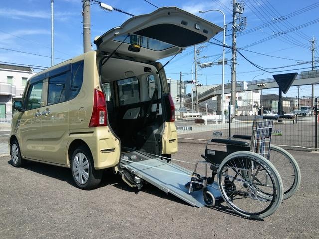 Daihatsu TANTO 2023 — фото автомобиля 1
