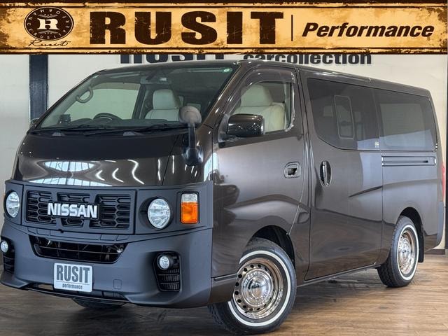 Nissan NV350CARAVAN VAN 2013 — фото автомобиля 1