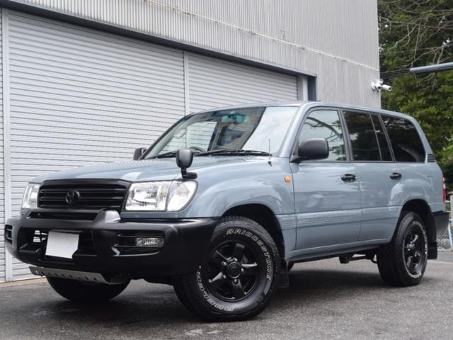 Toyota LAND CRUISER 100 2003 — фото автомобиля